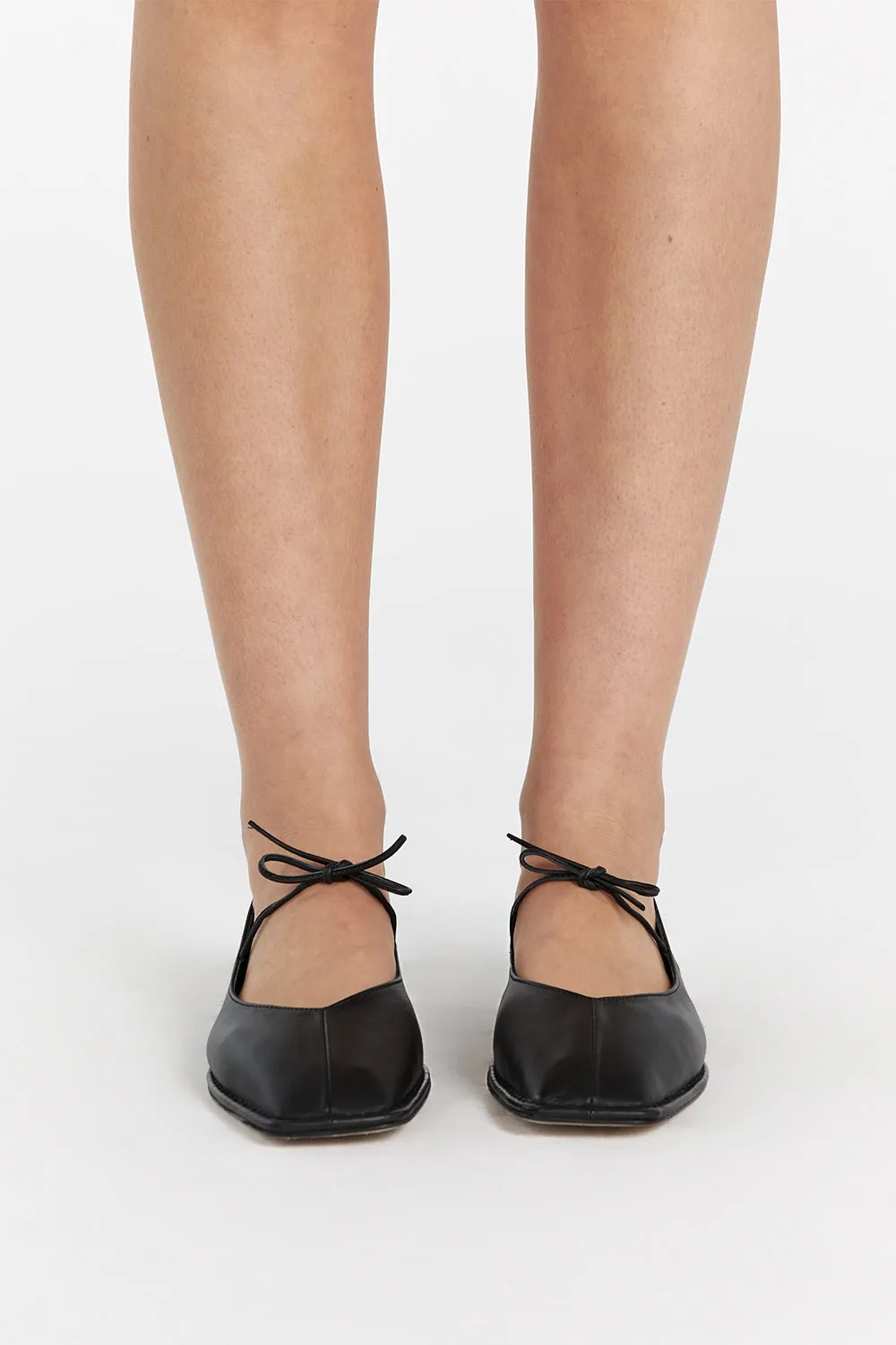 ALOHAS SWAY BLACK LEATHER FLATS