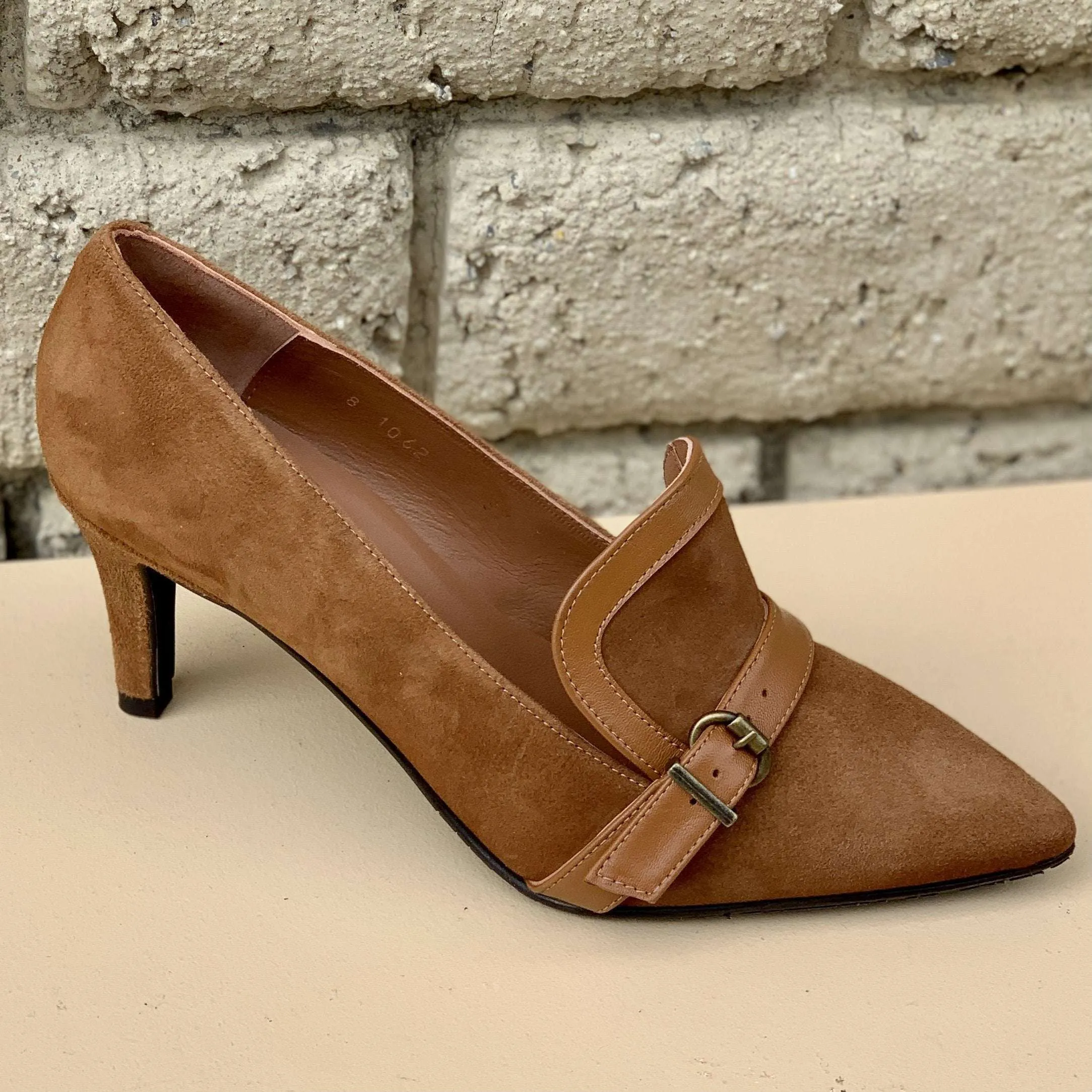 Brenda Zaro - Suede buckle pump