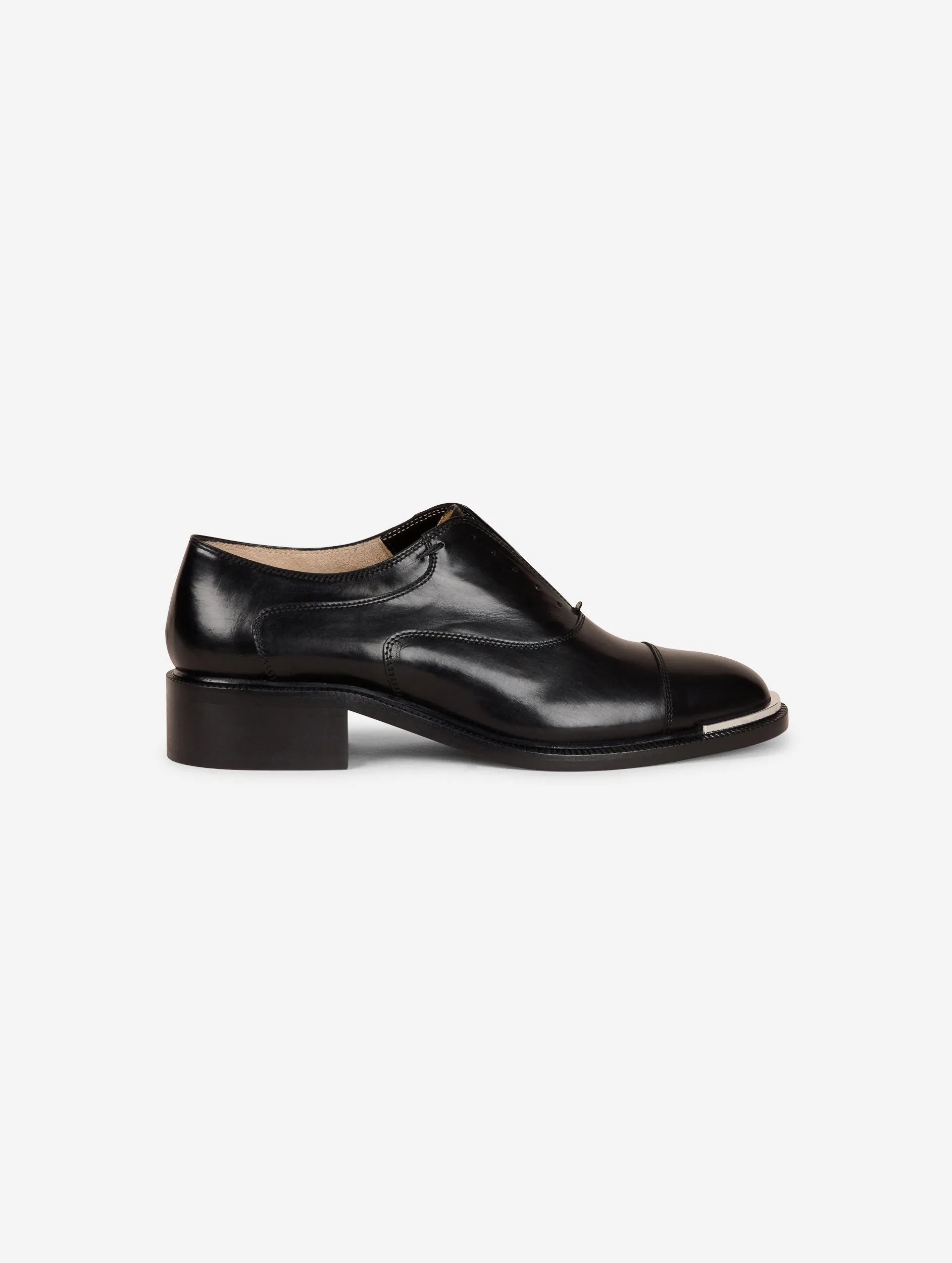 Derbies in black leather