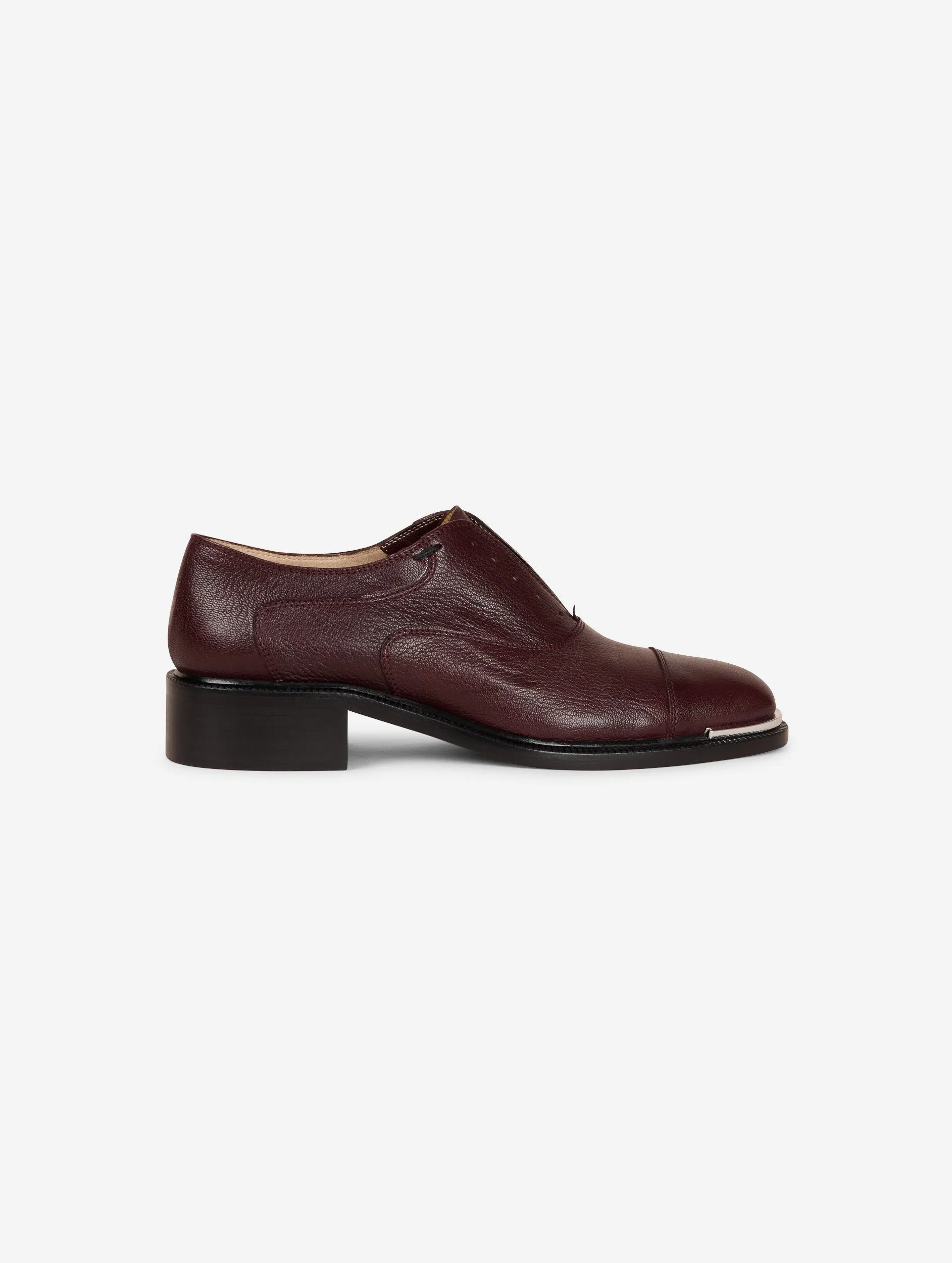 Derbies in burgundy leather