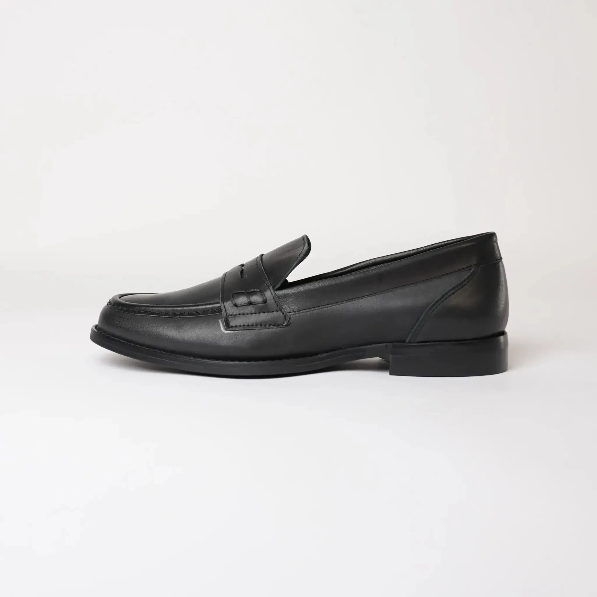 Livana Black Leather Loafers