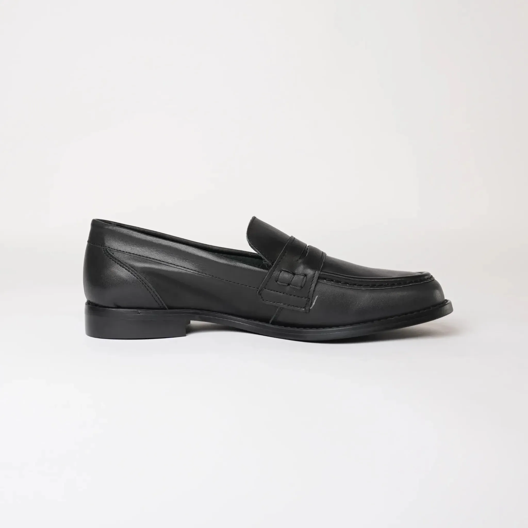 Livana Black Leather Loafers