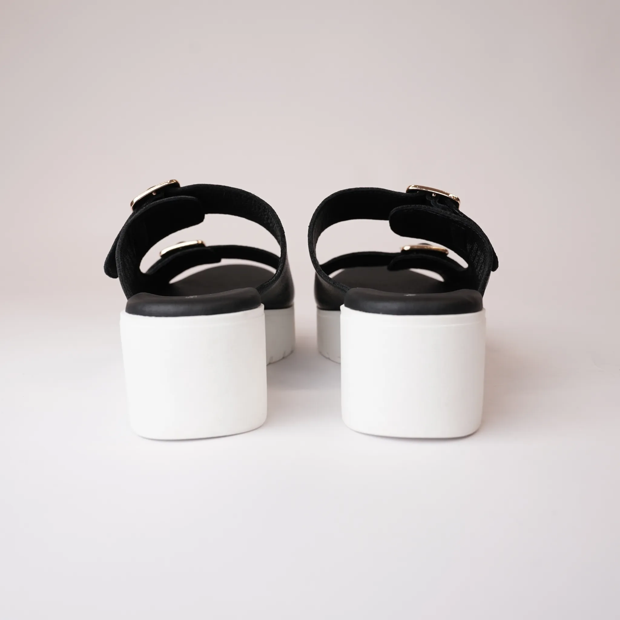 Oaxel Black/ White Sole Leather Slides