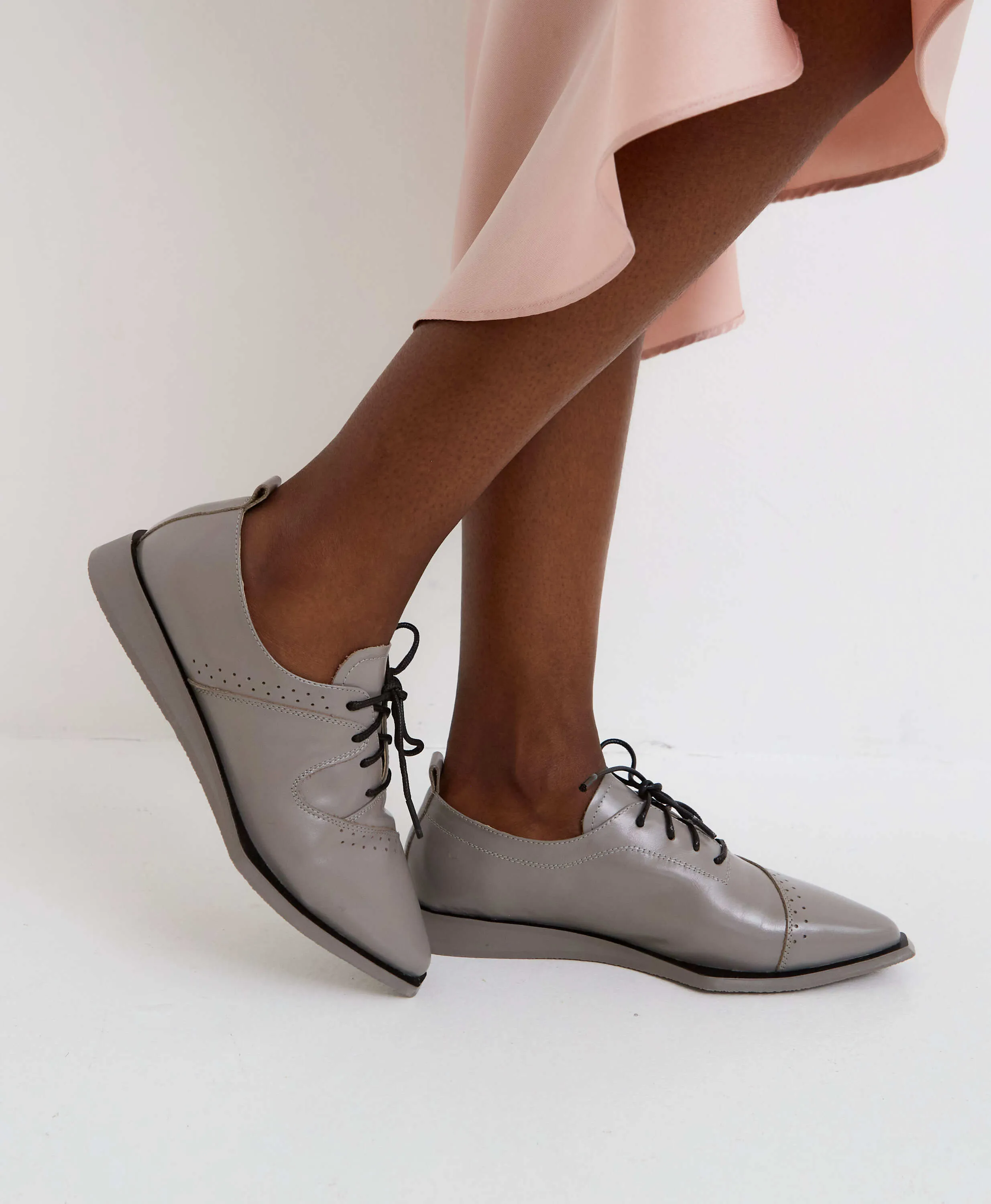 Pointed Lace-Up Brogues - Gray